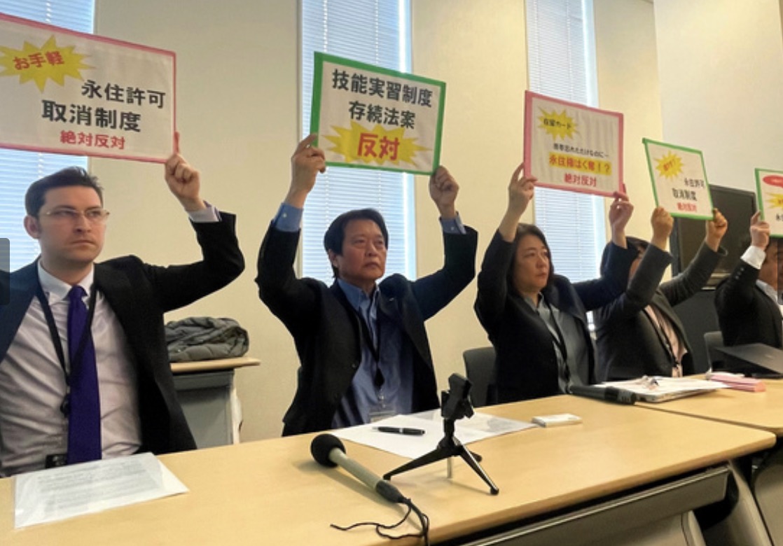 Asahi Shimbun interviews Tozen Executive about the Permanent Residency Bill